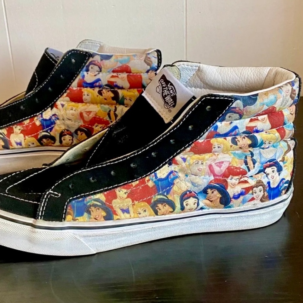 Vans Disney Collab SK8-Hi Slim Multi Princess Print. Limited Edition W-10